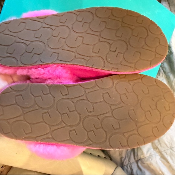 UGG Disquette slippers in a bright pink color - size 6! - Picture 4 of 4